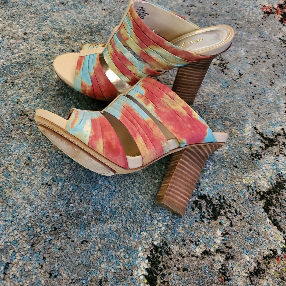 Vince Camuto • Dolce Heels • 6 1/2 Beautiful color